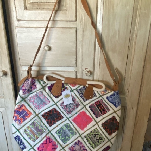 NWT!🎉FUN & FABULOUS bag🎉use it for travel, to the gym,for anything at all!! - Picture 7 of 15